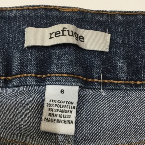 Refuge Distressed Stretchy Denim Jean Cut Off Shorts - Picture 3 of 6